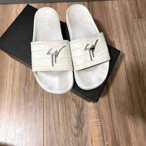 Giuseppe zanotti slides size 40 US 10 women’s